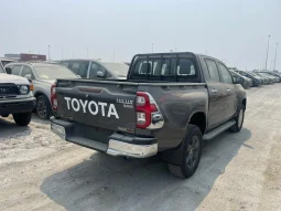 Toyota Hilux 4×4 Double Cabin 2.4 Diesel GLX Automatic